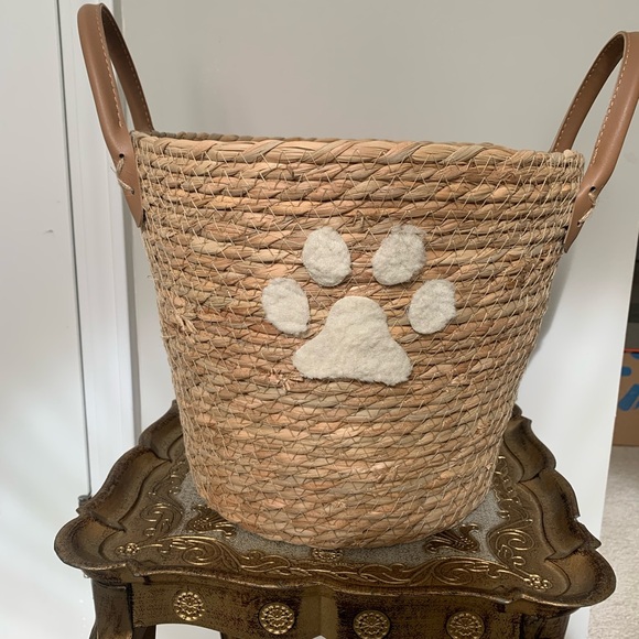 Other - Woven Basket with Paw Print Design  EUC